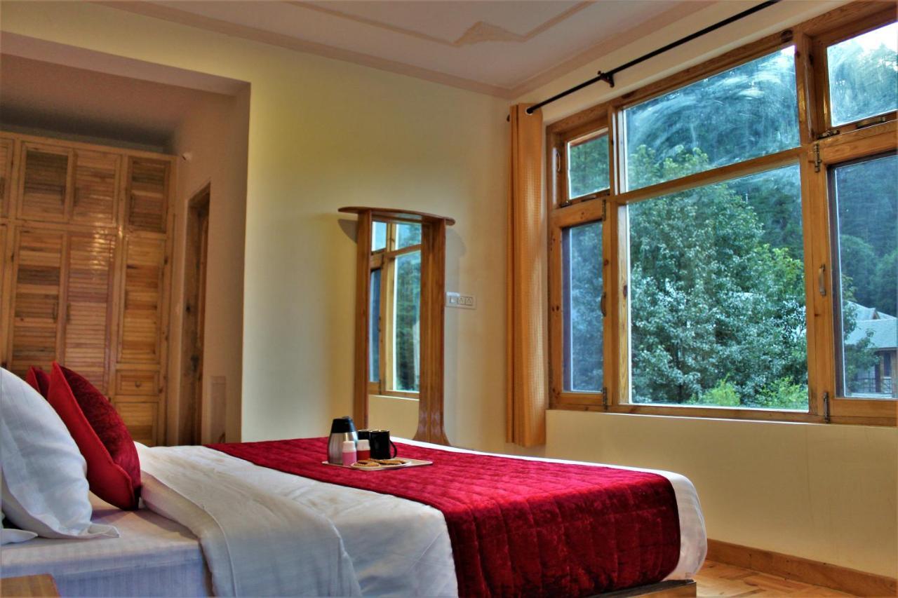 Nirvana Hills With Balcony And Open Terrace Hotel 4*