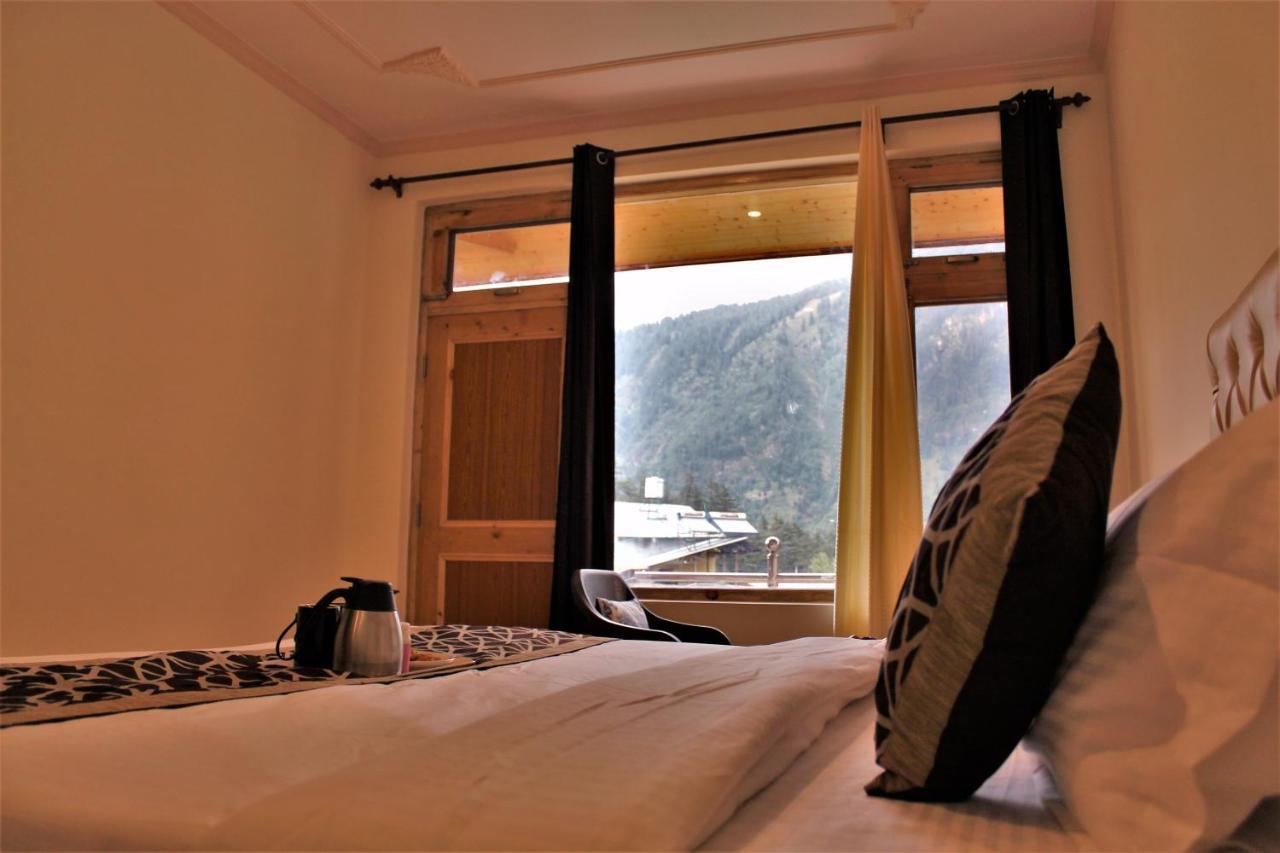 Hotel Nirvana Hills With Balcony And Open Terrace Manali (Himachal Pradesh)
