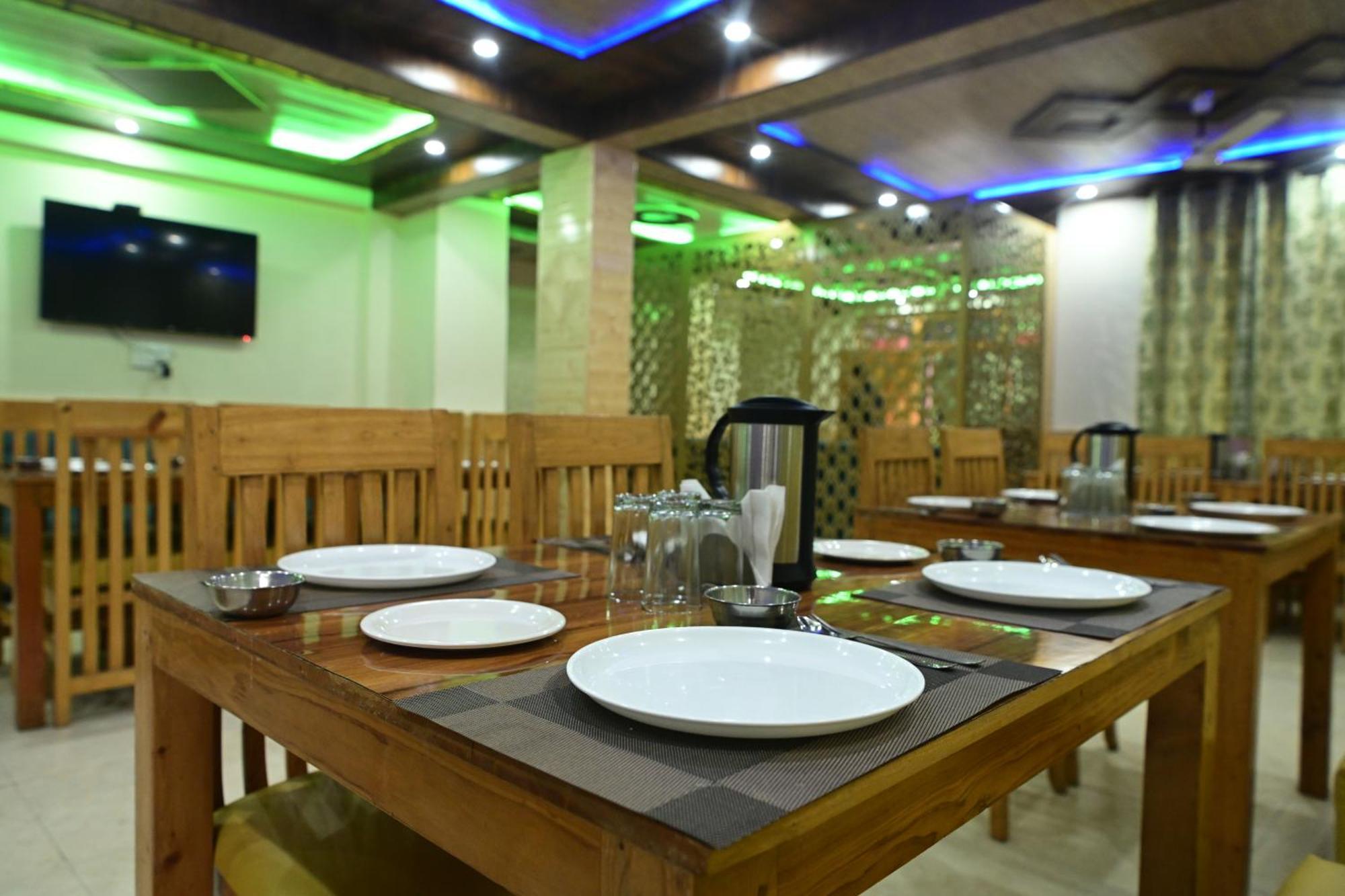 Nirvana Hills With Balcony And Open Terrace Hotel Manali (Himachal Pradesh)