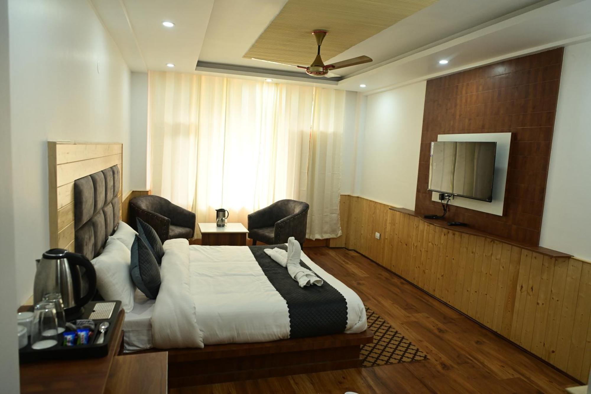 Nirvana Hills With Balcony And Open Terrace Hotel Manali (Himachal Pradesh)