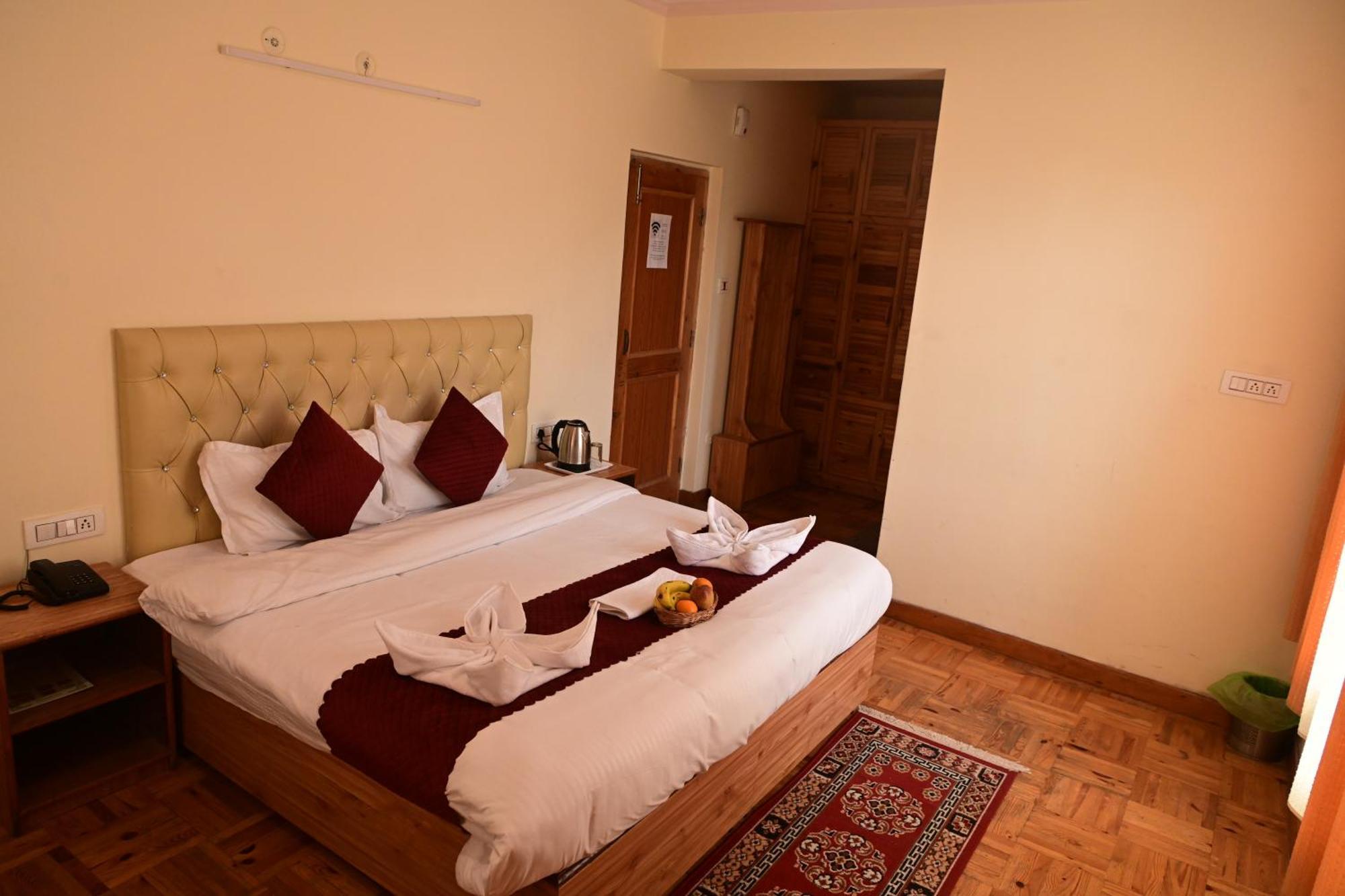 Nirvana Hills With Balcony And Open Terrace 4*
