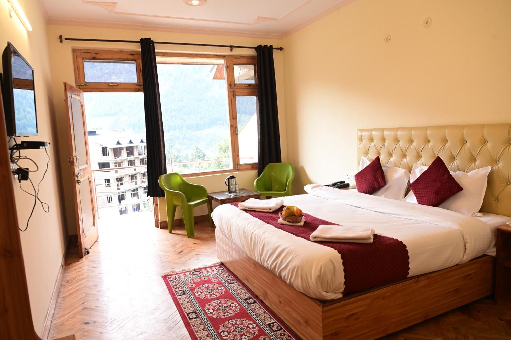Nirvana Hills With Balcony And Open Terrace Hotel Manali (Himachal Pradesh)